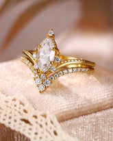 ESTELLE Marquise & V Shaped Moissanite Bridal Set Ring